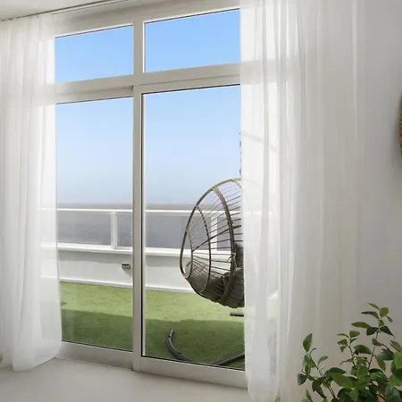 Apartament Beachfront Seaview Oasis